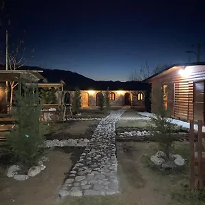 Kamp alanı Windmill Gesthouse & Grill, Shkodër